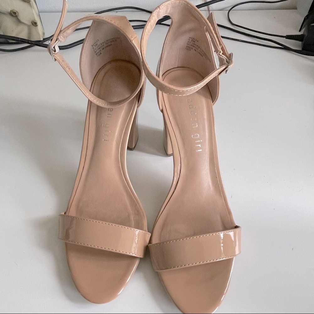 Beela Madden Girl open toe block heel sandals